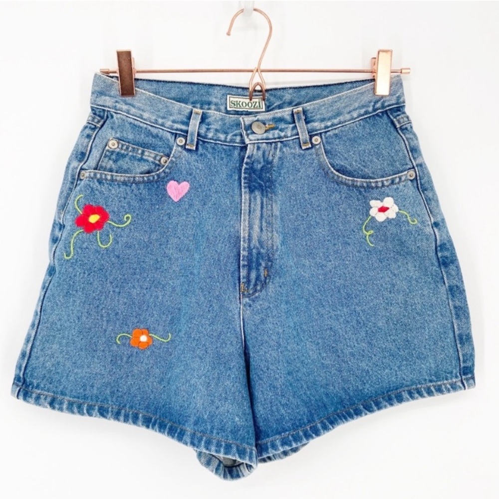 90s High Waisted Embroidered Floral Shorts